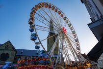 Innenstadtkirmes Soest - Jeder Zentimeter wird ausgenutzt in Soest. • © ummeteck.de - Christian Schön