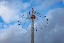 Hier war Around the World auf der [e:12291::Steiner Kirmes 2022:] in Lüdenscheid zu sehen. • © ummeteck.de - Christian Schön