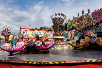 Das Rundfahrgeschäft verfügt über insgesamt 48 Sitzplätze und darf eigentlich auf keiner mittleren Kirmes fehlen. • © ummeteck.de - Christian Schön