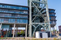 Neue Mitte Dortmund - Hammerkopfturm - Heute gibt es noch einen Querbau unterhalb des Turms, der als Bürogebäude dient. • © ummeteck.de - Christian Schön