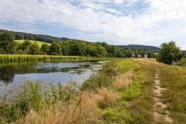 Agger Stausee Ehreshoven I - Gestaut wird hier ein Nebenarm des Flusses Agger. Geringe Mengen Strom werden auch heute noch produziert. Die Fallhöhe des Wasser beträgt 6,50 Meter.  • © ummeteck.de - Silke Schön