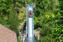 Die letzte Abfahrt - Die Wildwasserbahn Wild River (Fort Fun) stammt aus dem Jahr 1979 und ist damit die älteste, noch in Betrieb befindliche Attraktion des Freizeitparks.  • © ummeteck.de - Silke Schön