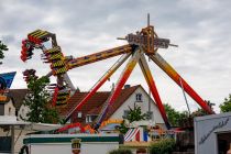 Das im Jahr 2000 gebaute Fahrgeschäft kommt aus der niederländischen Schmiede KMG und gehört dort zur Serie Afterburner.  • © ummeteck.de - Christian Schön