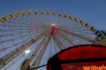 Riesenrad Wilhelm - Das Riesenrad hat eine Höhe von 48 Metern.  • © ummeteck.de - Christian Schön