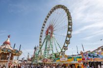 Riesenrad Bellevue (Bruch) - Kirmes - Auf der [e:10011::Rheinkirmes 2022:] war das Riesenrad Bellevue ebenfalls vertreten. • © ummeteck.de - Christian Schön