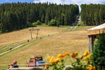 Da, wo im Winter das Skigebiet Hohe Lied in Schmallenberg ist, gibt es nun auch den Green Hill Bikepark. • © ummeteck.de - Christian Schön