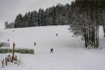 Skifahren am Hardenberg in Meinerzhagen - Und Schuss runter. • © ummeteck.de - Christian Schön