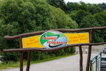 Sommerrodelbahn - Willingen (Upland) - Du wirst mit den Schlitten eine 250 Meter lange Strecke hinaufgezogen, bevor es mit Schmackes den Berg wieder hinunter geht. • © ummeteck.de - Christian Schön