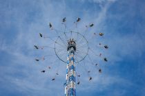 Bayern Tower (Kaiser) - Kettenflieger auf der Kirmes - Hier war der Bayerntower auf der [e:10011::Rheinkirmes 2022:] in Düsseldorf zu sehen. • © ummeteck.de - Christian Schön