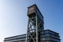 In Dortmund-Eving befindet sich der Hammerkopfturm der (ehemaligen) Zeche Minister Stein.  • © ummeteck.de - Christian Schön