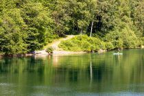 Und sie wird natürlich auch gerne zur Freizeitgestaltung genutzt. Es gibt zahlreiche Wassersportmöglichkeiten und natürlich auch Badeplätze am Ufer. Ein bewirtschaftetes Strandbad gibts am Vorbecken der Aggertalsperre.  • © ummeteck.de - Christian Schön