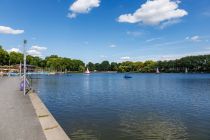 Bilder Aasee Münster - Der Aasee selbst hat nur eine Tiefe von höchstens zwei Metern. Gespeist wird er von der Münsterschen Aa.  • © ummeteck.de - Christian Schön