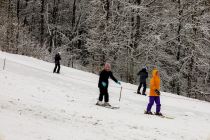 Skifahren am Hardenberg in Meinerzhagen - Die Abfahrt dauert im "Schuss" weniger als eine Minute, aber die Preise sind günstig und es macht einfach Laune. • © ummeteck.de - Christian Schön