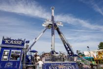 The King (Zinnecker) - Riesenschaukel auf der Kirmes - Diese Riesenschaukel kommt nicht wie die meisten hierzulande von KMG, sondern vom italienischen Hersteller Technical Park.  • © ummeteck.de - Christian Schön