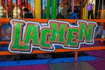 Laufgeschäft Allerheiligenkirmes 2022 in Soest - Und unbedingt nicht vergessen, zu (siehe unten) :-)  • © ummeteck.de - Christian Schön