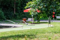 Adventure Minigolf Willingen Bilder - Du hast also 18 spannende Bahnen und Hindernisse wie Brücken und Gewässer vor Dir, nur eben ohne stundenlanges Laufen. • © ummeteck.de - Christian Schön