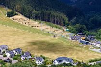 Die Sommerrodelbahn in Willingen (Upland) ist eine klassische Sommerrodelbahn mit Edelstahlspur. Sie ist leicht zu finden, Parkplätze liegen direkt davor.  • © ummeteck.de - Christian Schön