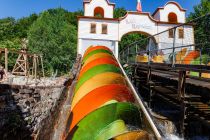 Cooles Gimmick: Das gesamte Wasser der Bahn wird tatsächlich von den beiden Schneckenpumpen am Eingang bewegt. Glaubt man erstmal gar nicht.  • © ummeteck.de - Silke Schön