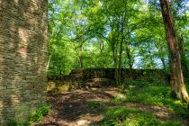 Wer hier wohl gewohnt hat? - Der Oberbergische Kreis ließ die Burgruine 1973 instandsetzen. • © ummeteck.de - Silke Schön