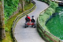 Die Kettcarbahn befindet sich kurz hinter dem Eingang im Panorama Park Sauerland.  • © ummeteck.de - Christian Schön