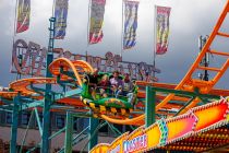 Vom Spinning Coaster Typ Crazy Mouse gibt es grundsätzlich mehrere. Dieser hier gehört zum Schaustellerbetrieb Thilo Janßen und Söhne.  • © ummeteck.de - Christian Schön