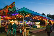 Autoscooter Herbstkirmes Meinerzhagen - Nochmal der Autoscooter Formel 1. Die Kirmes ist täglicih von 14-22 Uhr geöffnet. • © ummeteck.de - Silke Schön