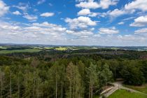 Weite Sicht über das Bergische Land - Die Aussicht ist wirklich grandios. Der Turm entstand, als Nümbrecht 1974 Schauplatz der Landesgartenschau war.  • © ummeteck.de - Silke Schön