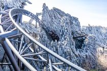 Ständig auf Achse... äh, Schiene. - Die Achterbahn verfügt über insgesamt vier Züge mit jeweils 16 Plätzen. Die Achterbahn wurde 2016 gebaut. • © ummeteck.de - Christian Schön