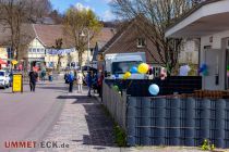 Bunte Luftballons zieren die Kindertagespflege "Hand in Hand" in Valbert. • © ummet-eck.de - Silke Schön