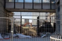 Haus des offenen Tors - Heute steht dieses Tor jedem offen, aber keiner will mehr durch. • © ummet-eck.de / christian schön