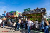 Essenstände auf der Maikirmes in Ahlen. • © ummet-eck.de - Schön