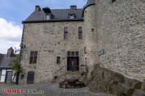 Burg Altena - Sauerland - Museumsshop - Am Ende des großen Rundganges läufst Du durch den Museumsshop, in dem es hübsche und wissenswerte Andenken gibt.  • © ummet-eck.de - Silke Schön