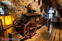 Burg Altena - Altena - Sauerland - Pulverturm - Besondes beeindruckend ist die Feuerlöschspritze aus dem Jahr 1777. • © ummet-eck.de - Silke Schön