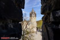 Der Innenhof der Burg Altena aus dem Dicken Turm heraus fotografiert. • © ummet-eck.de - Silke Schön