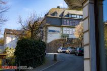 Ein Blick in die Fritz-Thomee-Straße in Altena. Dort befindet sich das Deutsche Drahtmuseum. • © ummet-eck.de - Silke Schön