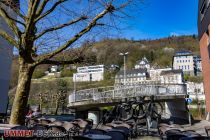 Altena - Ortsbilder -  - Das Zögerdenkmal und der Weg zur mittleren Brücke über die Lenne. • © ummet-eck.de - Silke Schön