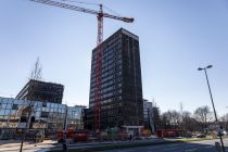 Bilder von der Baustelle am 3. März 2022: Die Vorhangfassade der meisten alten Gebäude ist bereits entfernt.  • © ummet-eck.de / christian schön