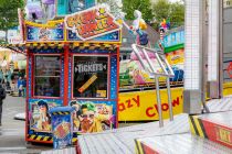 Breakdancer No 2 (Dreher/Vespermann) - Fahrgeschäft - Bilder 2023 - Das Kassenhäuschen, hier auf der [e:12292::Steinert Kirmes 2023:] in Lüdenscheid. • © ummet-eck.de - Schön