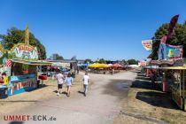 Am Eingang zum Hauptplatz sind die Essensstände relativ dicht aneinander aufgebaut. • © ummet-eck.de / christian schön