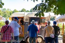 Markenzeichen sind die Horsebox-Bars auf Basis eines Pferdeanhängers. • © ummet-eck.de / christian schön