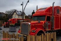 Coca Cola Weihnachtstrucks auf dem Otto-Fuchs-Platz - Erste Eindrücke. • © ummeteck.de - Christian Schön
