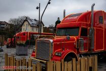 Coca Cola Weihnachtstrucks auf dem Otto-Fuchs-Platz - Erste Eindrücke. • © ummeteck.de - Christian Schön