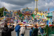 Cranger Kirmes 2023 - Herne - Bilder - Ordentlich durchgeschüttelt wirst Du im Shake & Roll von Schäfer. • © ummet-eck.de - Christian Schön