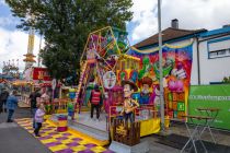 Cranger Kirmes 2023 - Herne - Bilder - Viele Kinderattraktionen warten auf die Minis, hier das Toy Wheel. • © ummet-eck.de - Silke Schön