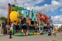 Cranger Kirmes 2023 - Herne - Bilder - Eine Fahrt im LaserPix macht Laune. Früher war das mal eine Geisterbahn, heute kannst Du virtuelle Punkte im Mariostyle sammeln. • © ummet-eck.de - Silke Schön