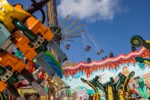 Cranger Kirmes 2023 - Herne - Bilder - Wilde Fahrten auf dem Escape oder in luftigen Höhen im Aeronaut. • © ummet-eck.de - Christian Schön