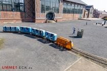 Manchmal fährt die alten Grubenbahn für Besucherinnen und Besucher über das Gelände. • © LWL-Museum Zeche Zollern / ummet-eck.de - Schön