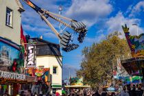 Wenig Platz auf der Allerheiligenkirmes 2023 in Soest - aber Excalibur passt. • © ummet-eck.de / kirmesecke.de