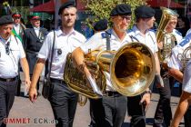 Musikkapelle in Meinerzhagen - ... und schwer zu tragen haben. • © ummeteck.de - Silke Schön