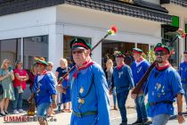 Antreten Otto-Fuchs-Platz Samstag - Schützenfest Meinerzhagen 2022 - Impressionen. • © ummeteck.de - Silke Schön